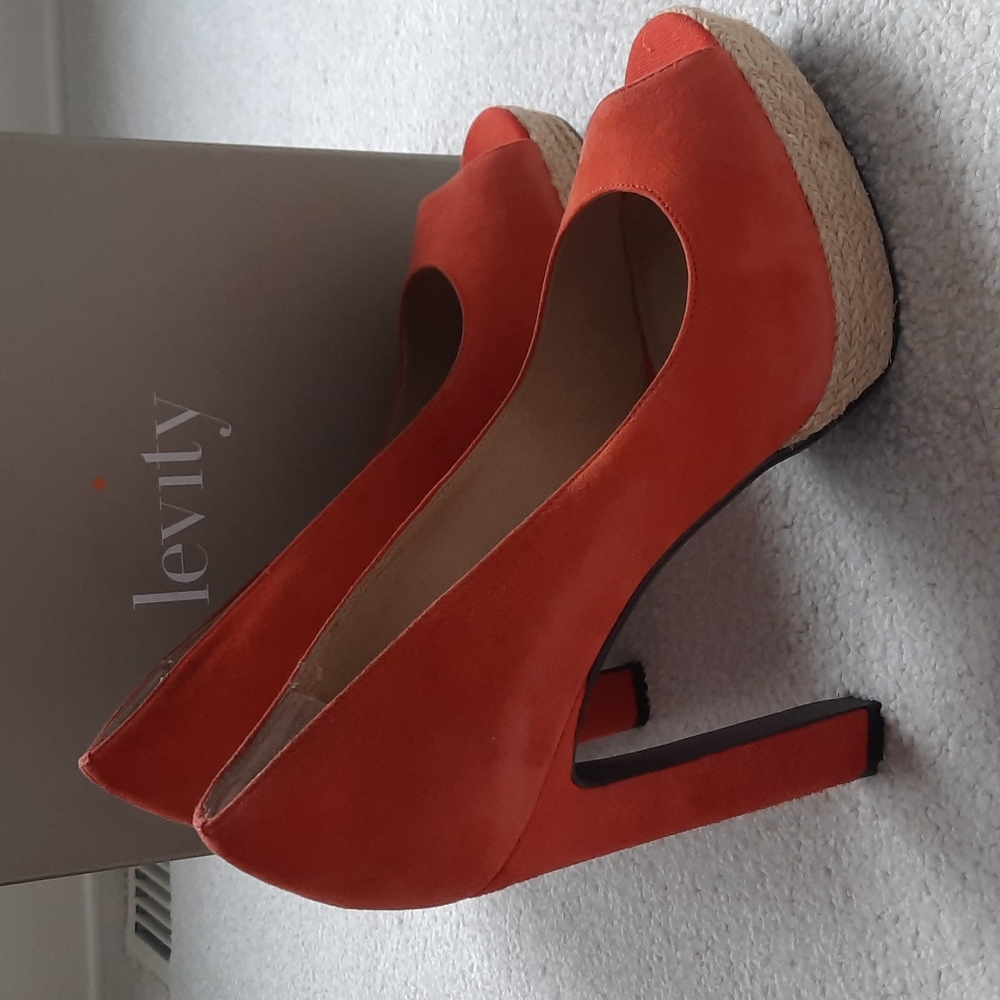 37. NIB Suede orange platform open-toe heels